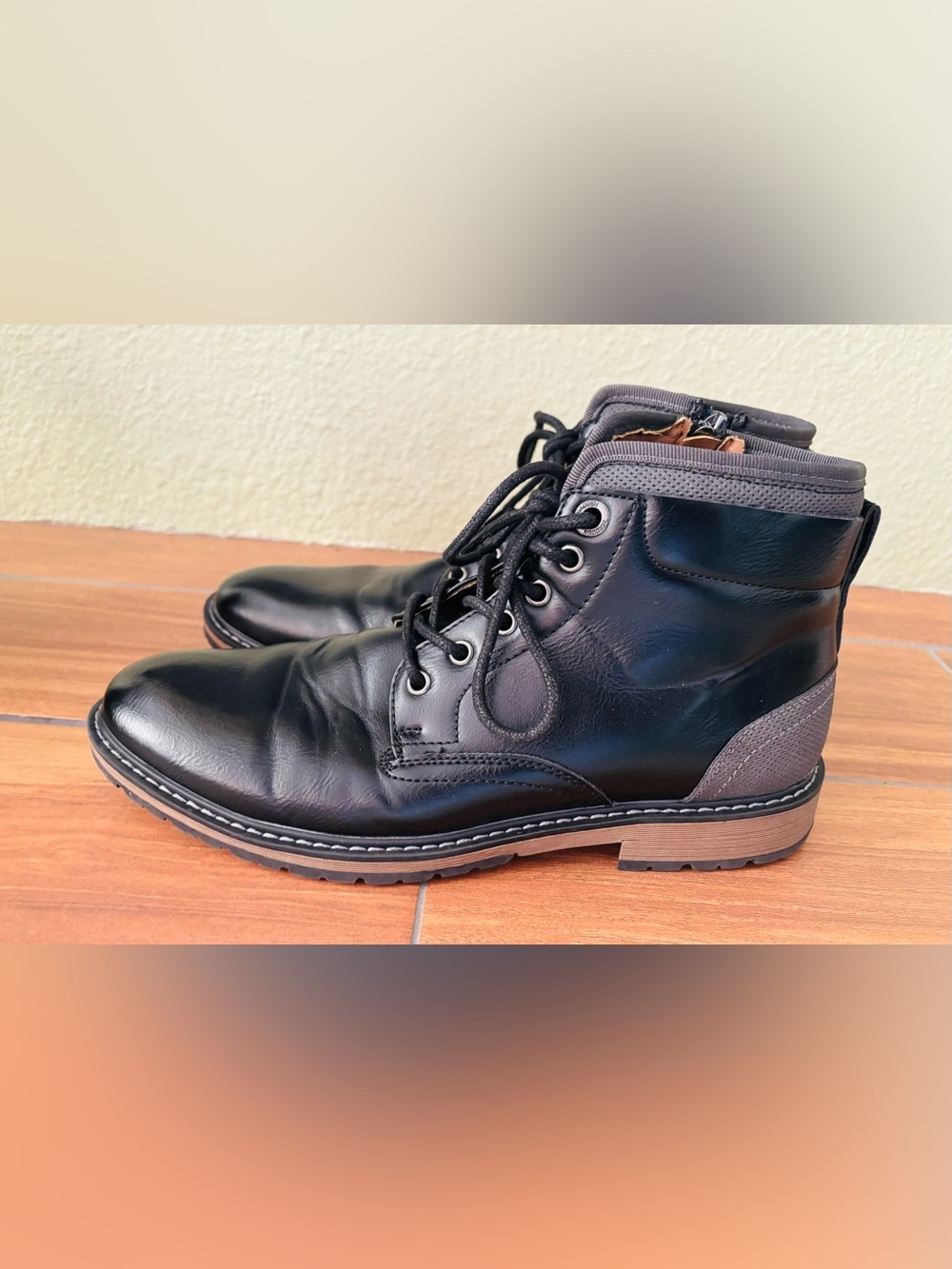 Madden Taskorn Combat Boot in Black Leather Size:  8.5
